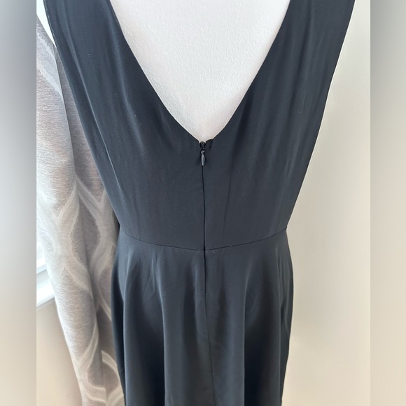 Black Sleeveless Dress - Picture 4 of 5